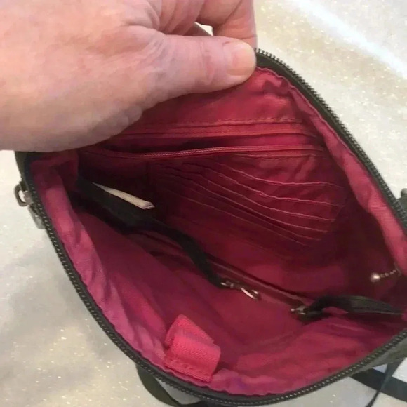 Baggallini crossbody bag. - Picture 6 of 6